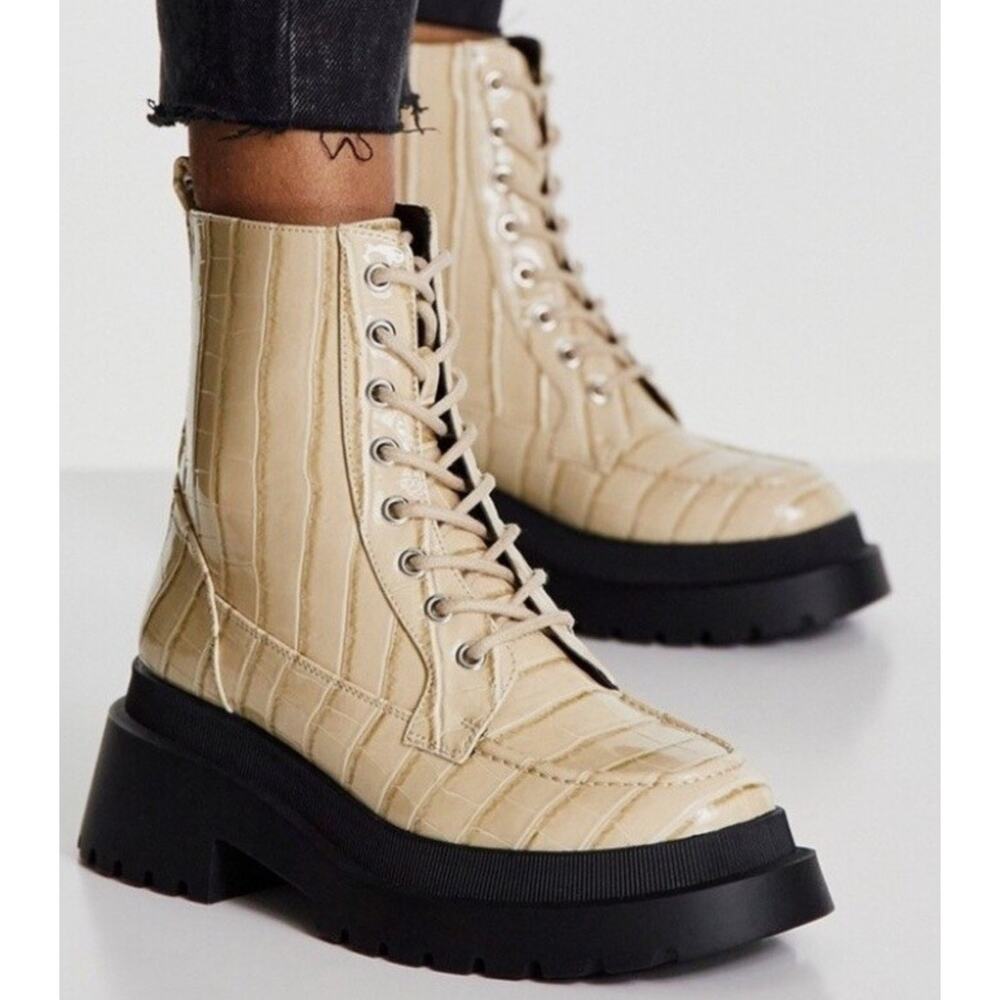 Topshop Women’s 9.5/10 Kara Lace-Up Combat Boots Croc Embossed‎ Beige Lug Sole